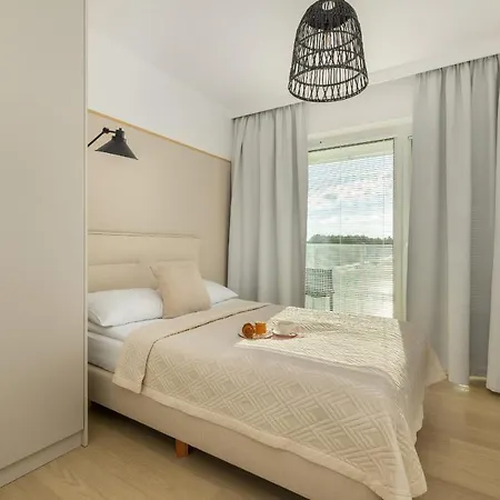 Family With Gym And Swimming Pool By Renters Prestige Apartament